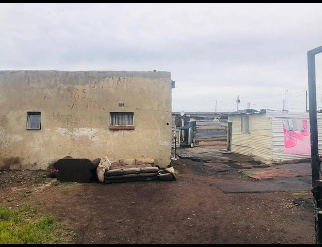 LAND FOR SALE IN MOLAPO